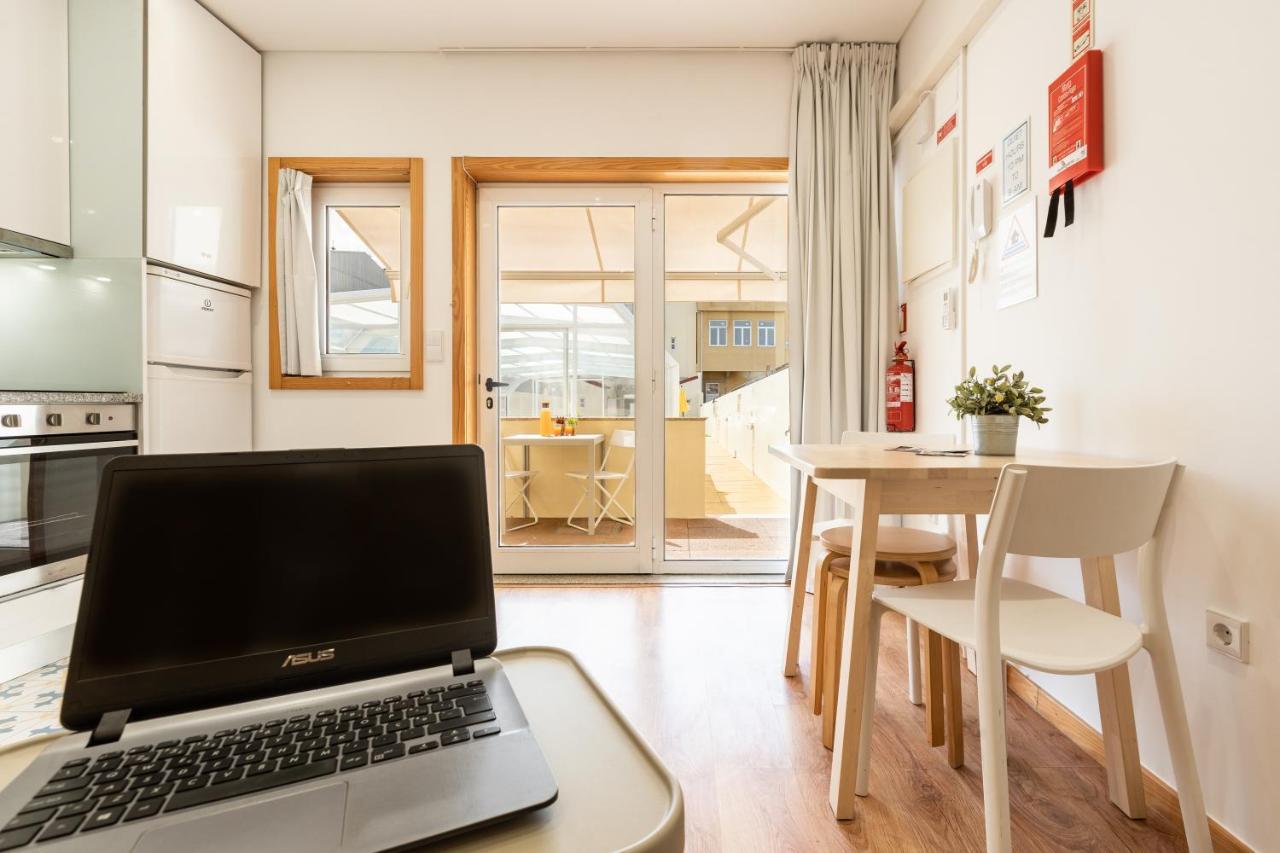 731 Costa Cabral Metro Residence Porto Luaran gambar