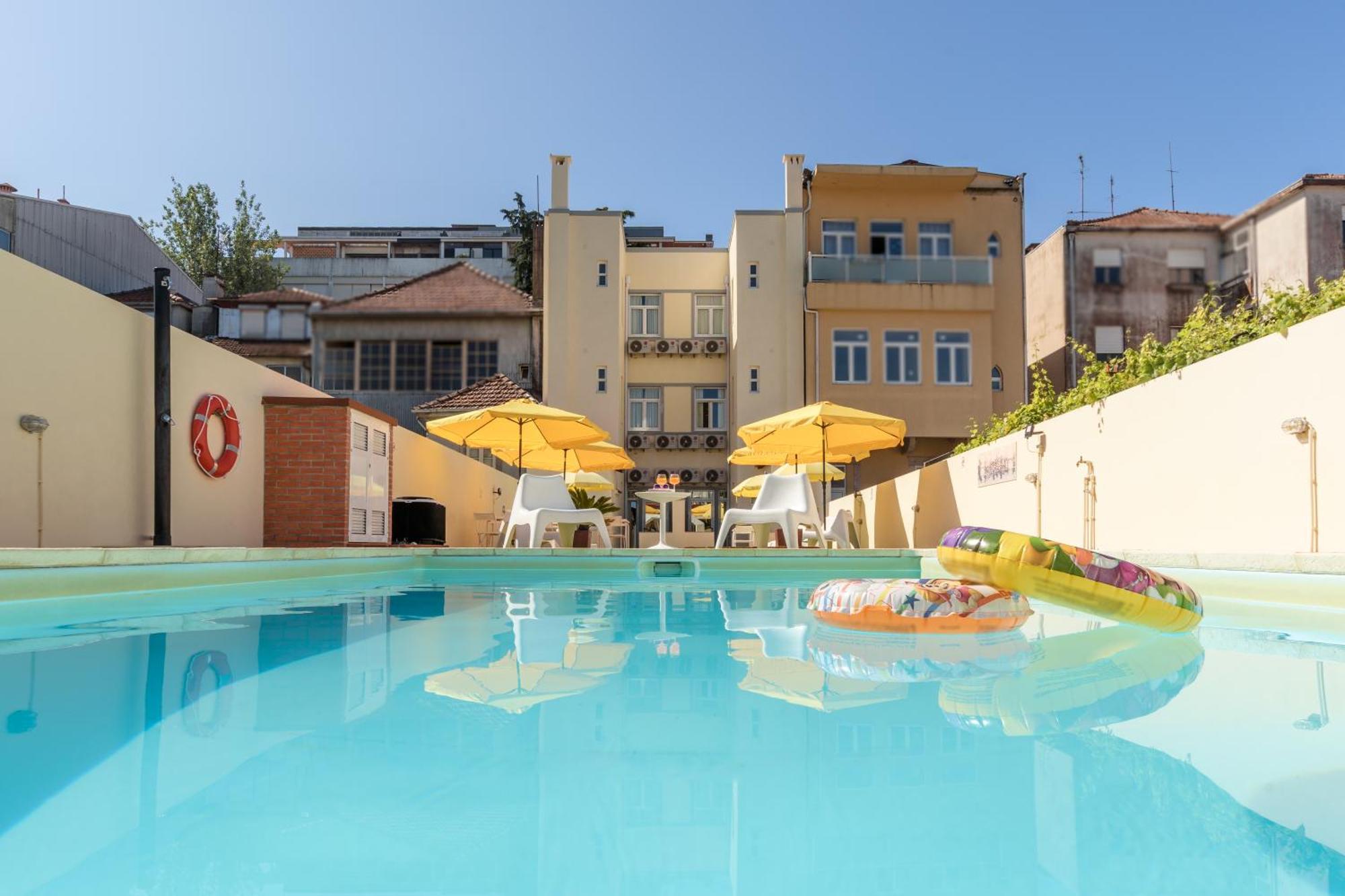 731 Costa Cabral Metro Residence Porto Luaran gambar