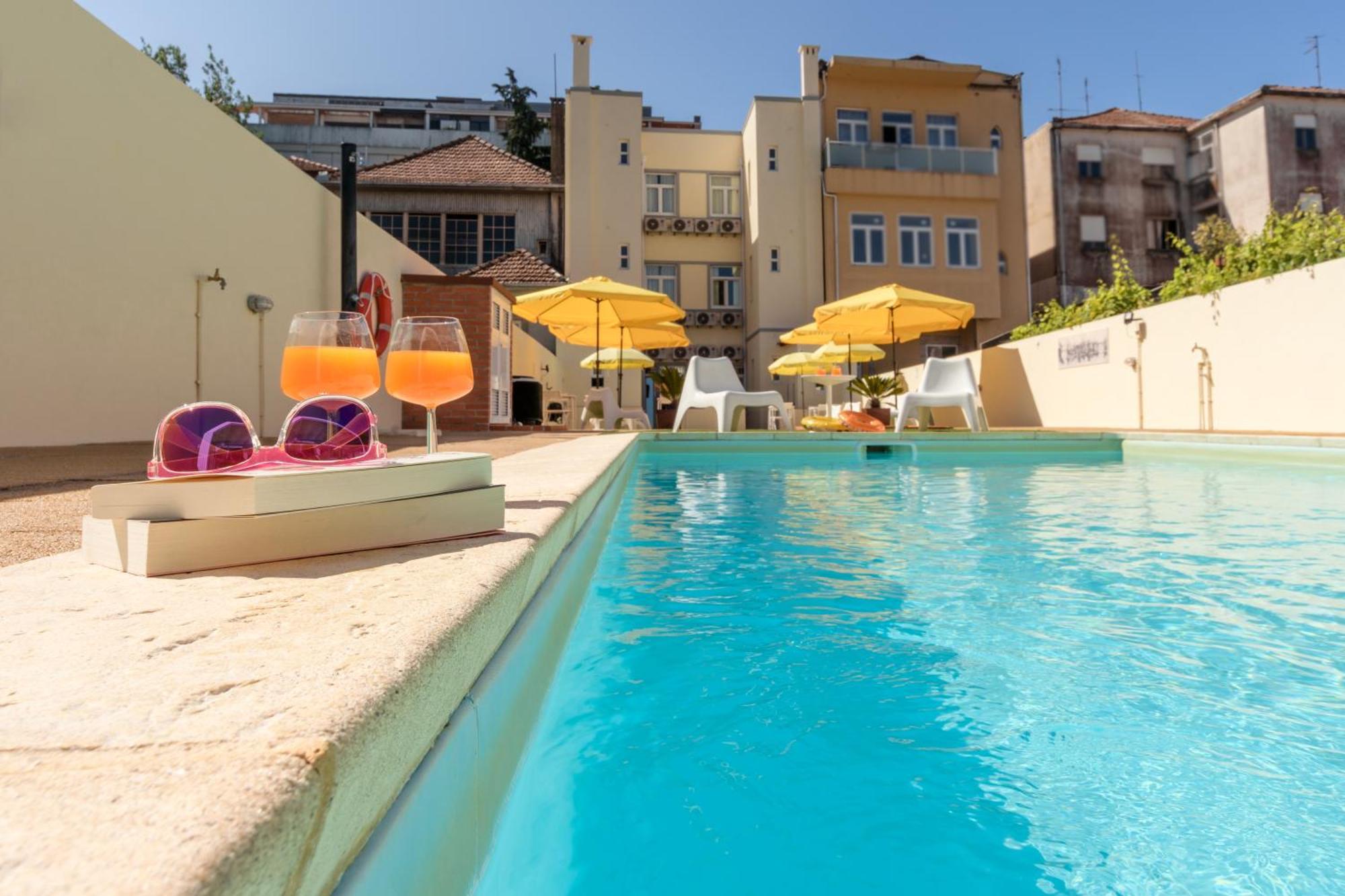 731 Costa Cabral Metro Residence Porto Luaran gambar