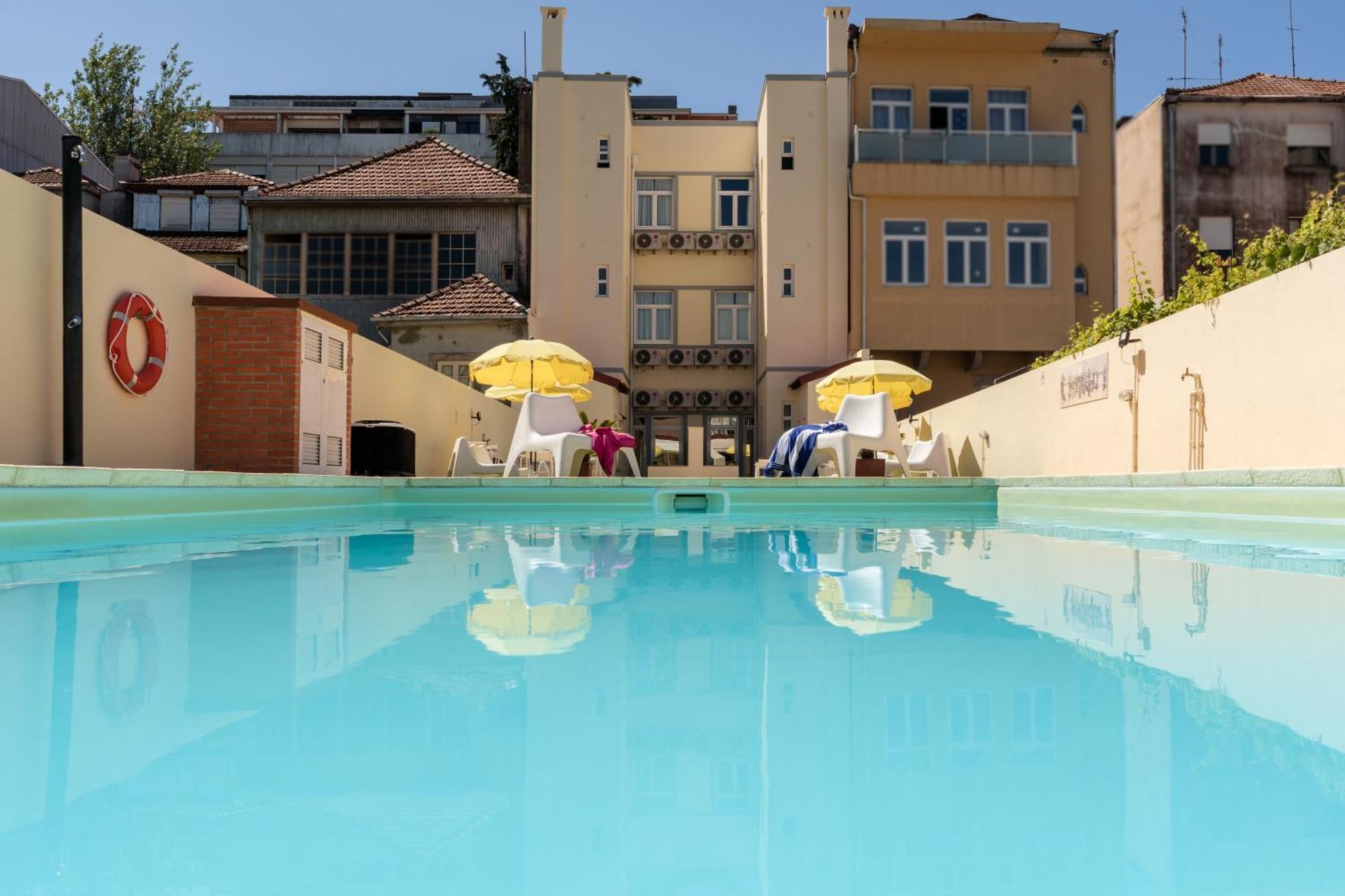 731 Costa Cabral Metro Residence Porto Luaran gambar