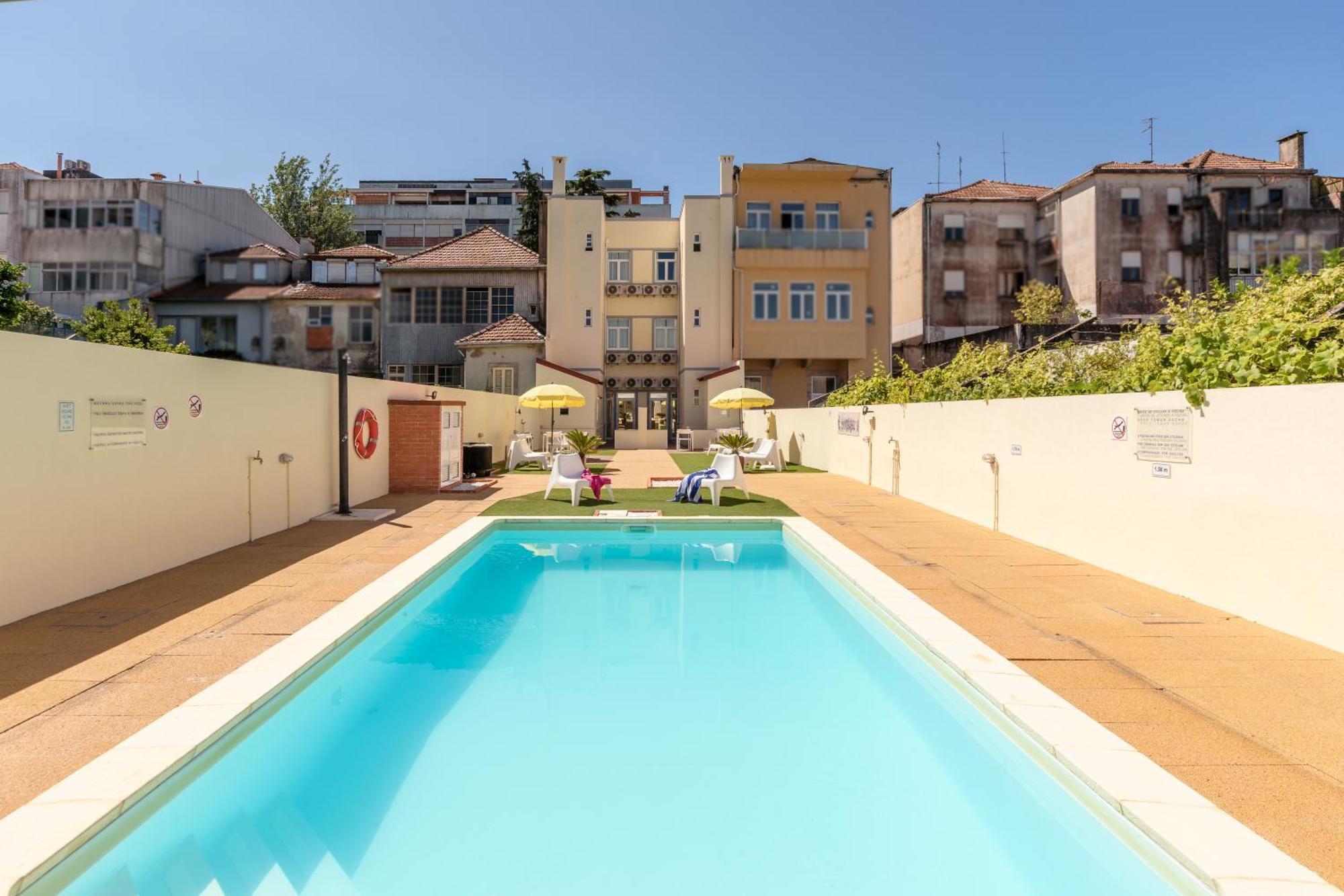 731 Costa Cabral Metro Residence Porto Luaran gambar