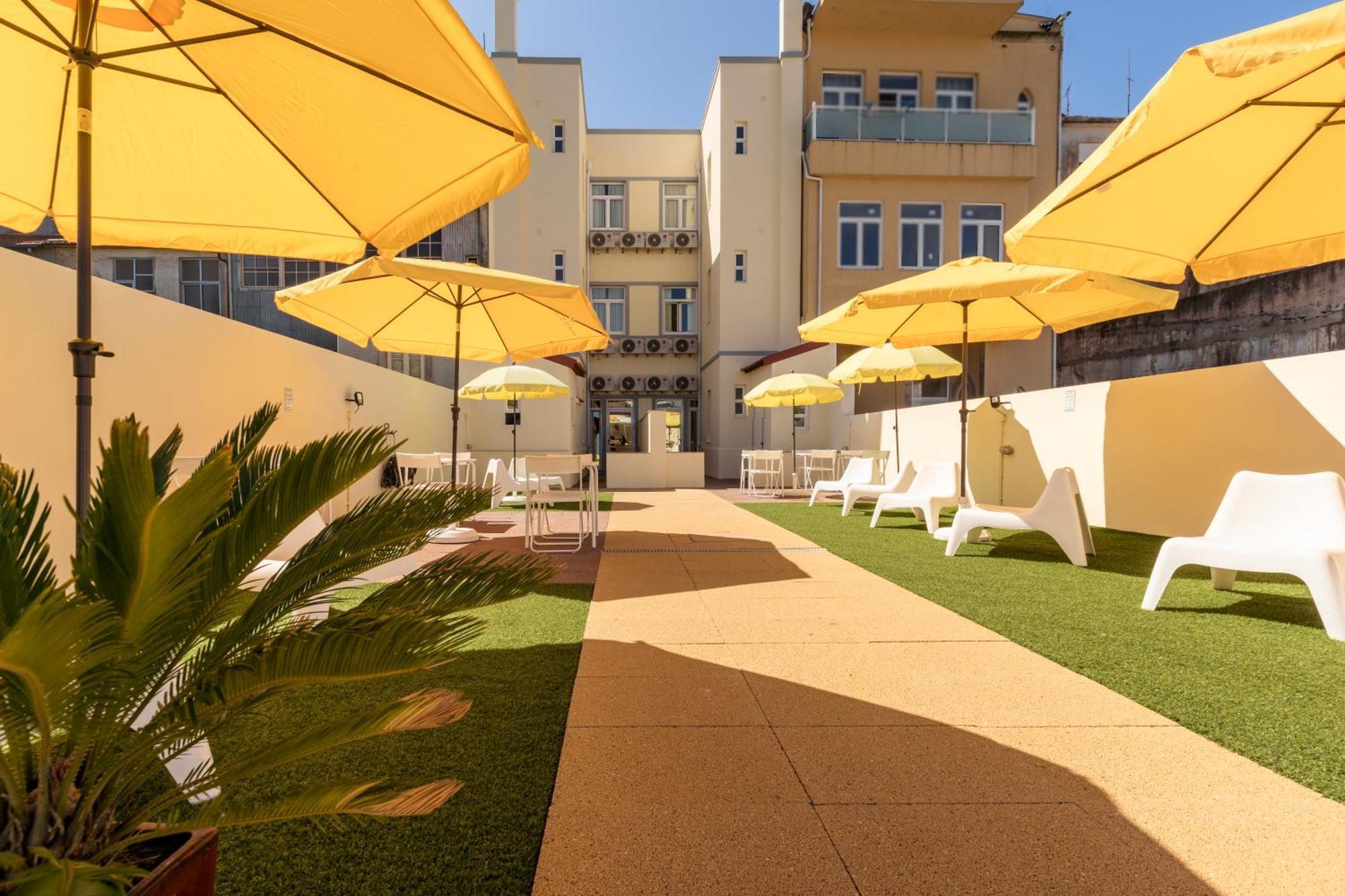 731 Costa Cabral Metro Residence Porto Luaran gambar