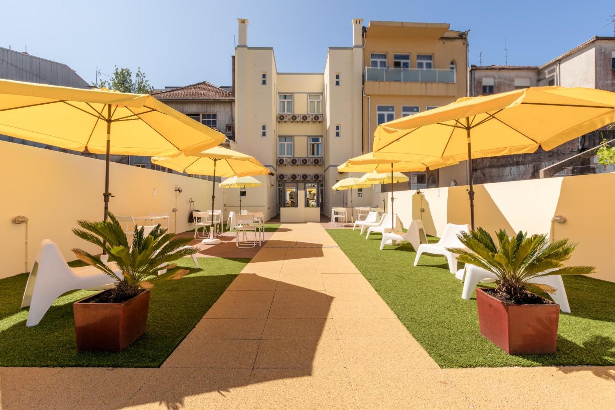 731 Costa Cabral Metro Residence Porto Luaran gambar