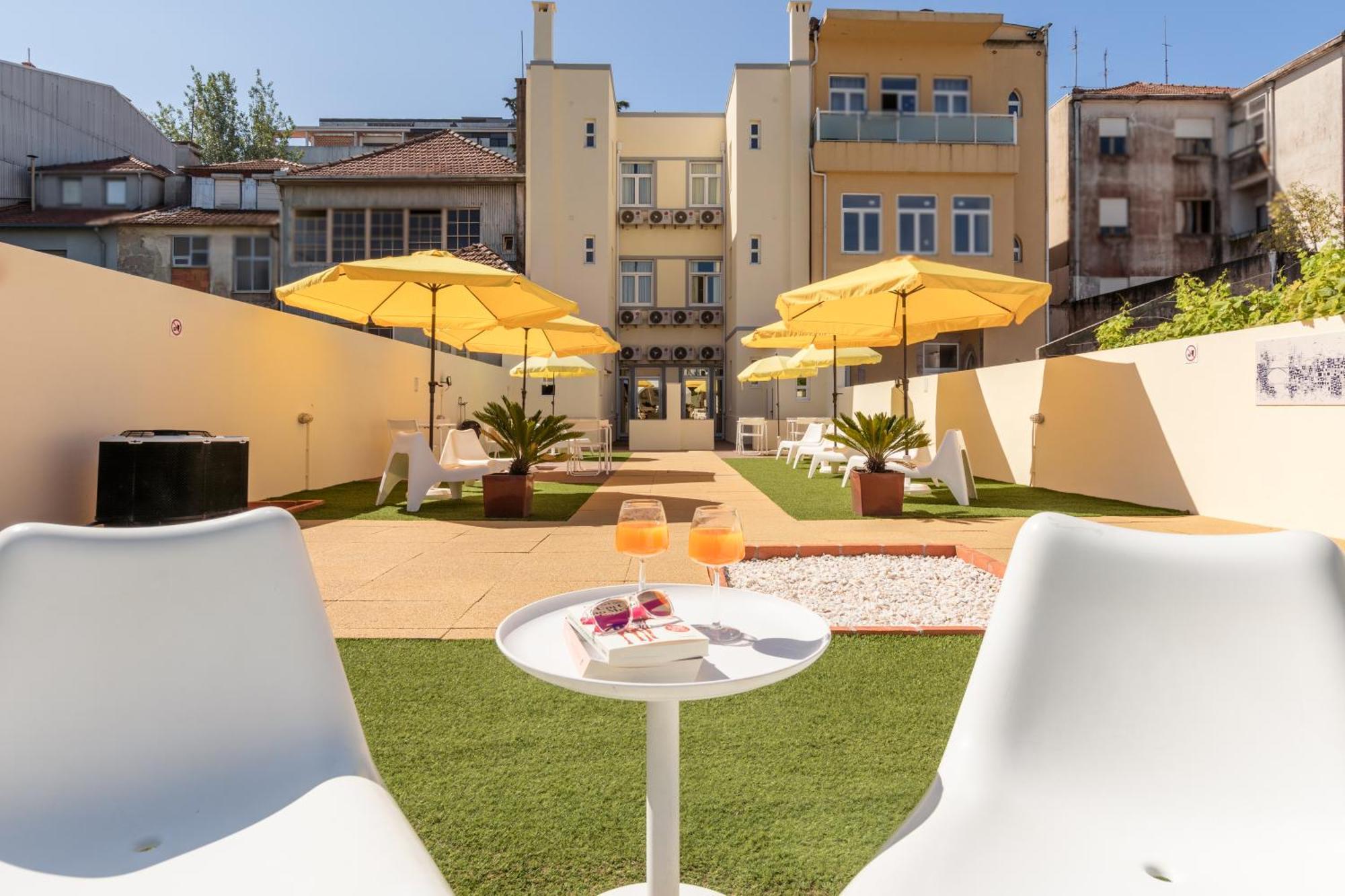 731 Costa Cabral Metro Residence Porto Luaran gambar