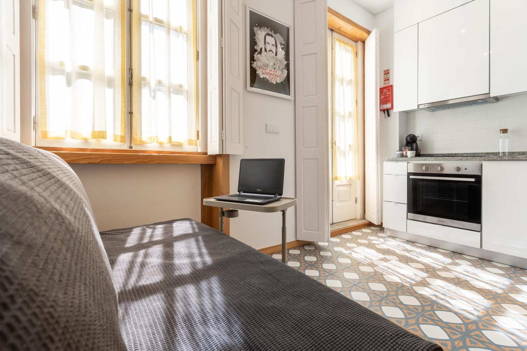 731 Costa Cabral Metro Residence Porto Bilik gambar