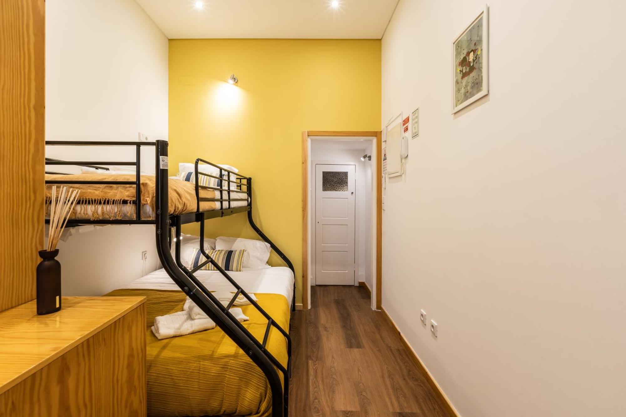 731 Costa Cabral Metro Residence Porto Bilik gambar