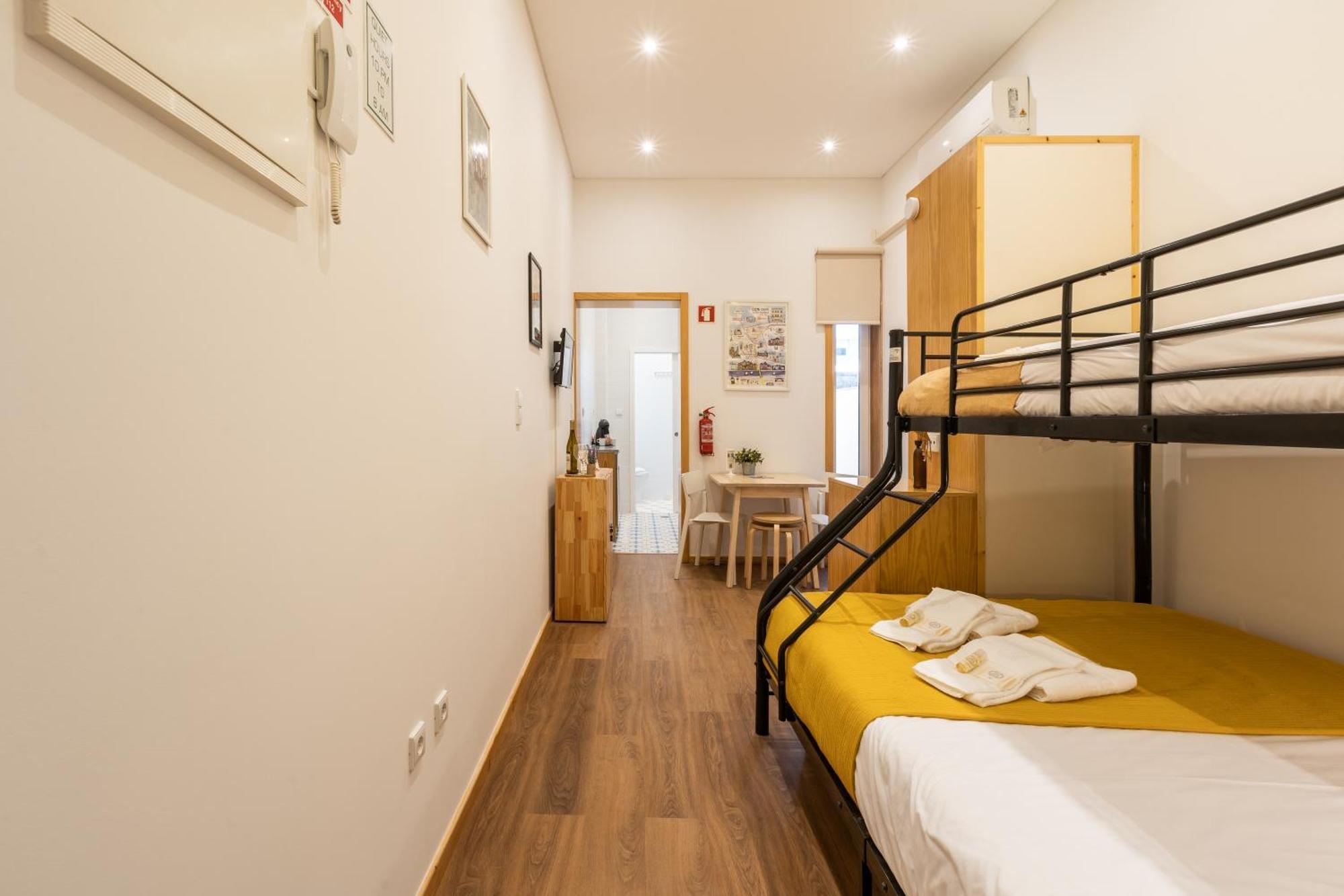 731 Costa Cabral Metro Residence Porto Bilik gambar
