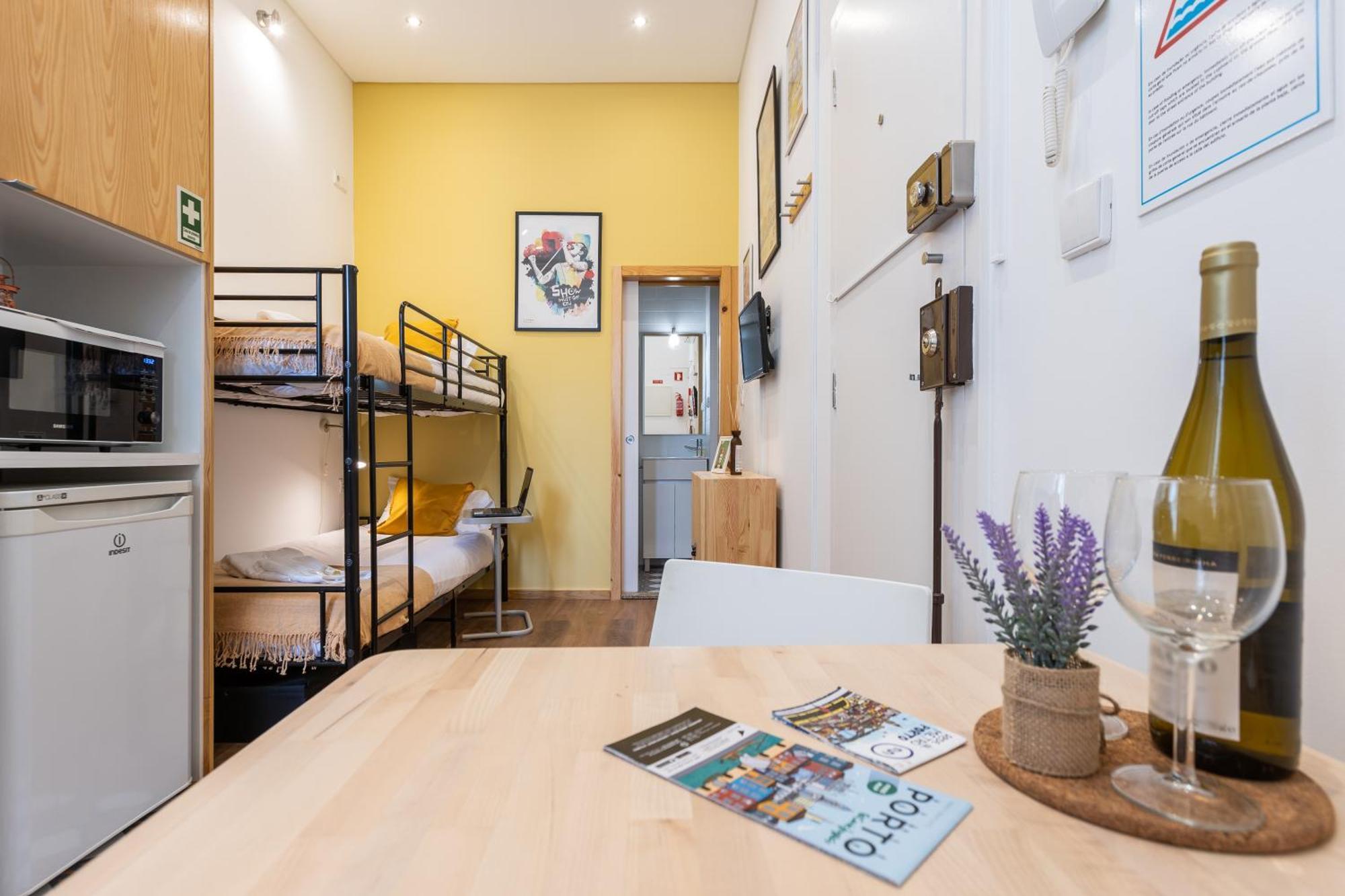 731 Costa Cabral Metro Residence Porto Bilik gambar